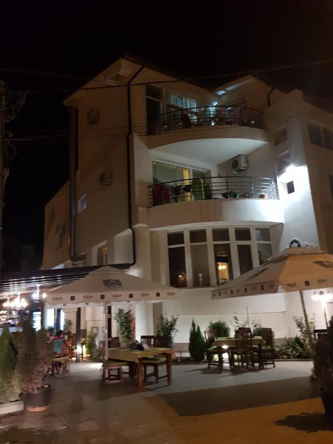 Boutique Vila White Duchess Navodari Exterior photo