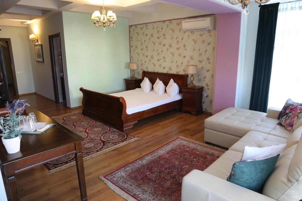 Boutique Vila White Duchess Navodari Exterior photo