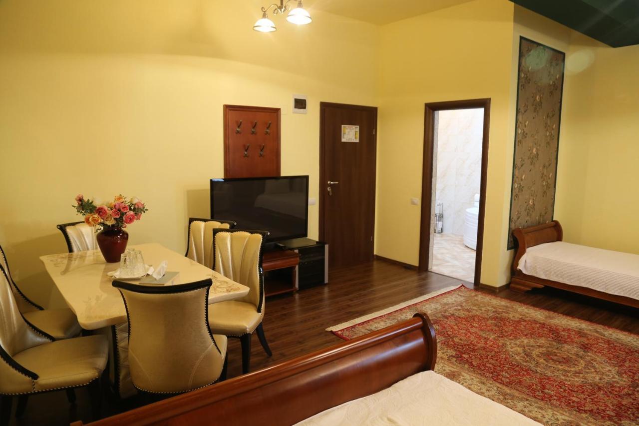 Boutique Vila White Duchess Navodari Exterior photo