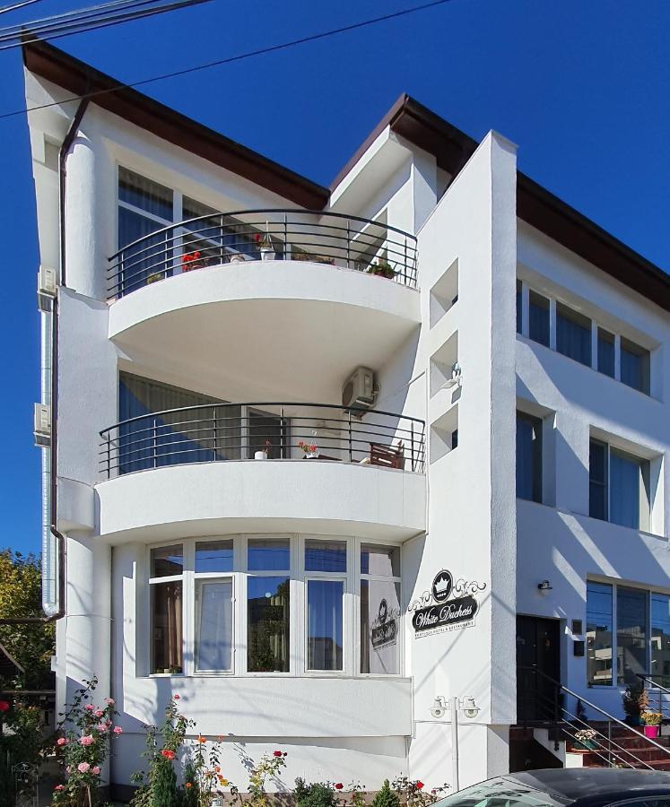 Boutique Vila White Duchess Navodari Exterior photo
